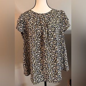 🩵 4 for $30- ENNO blouse with cap sleeves